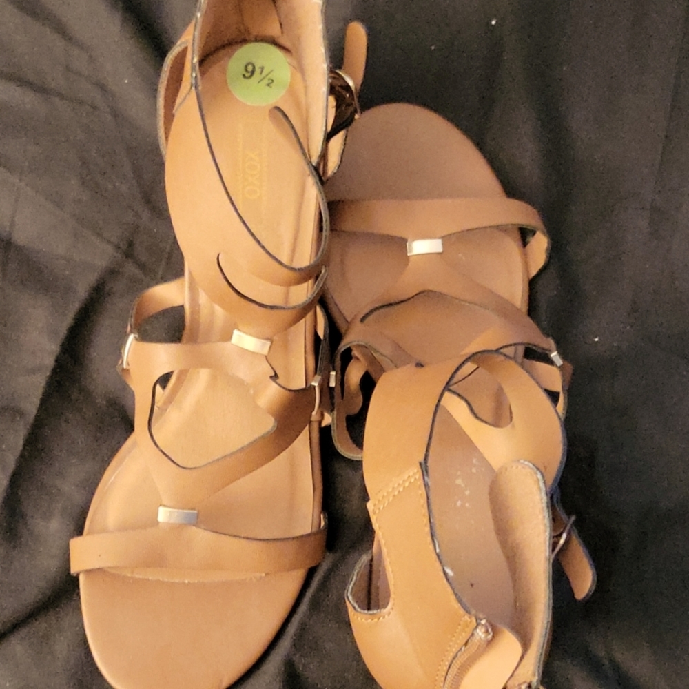 Ladies sandals